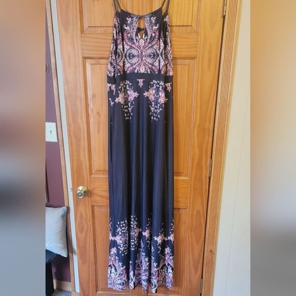 Venus Maxi Dress - Picture 4 of 5